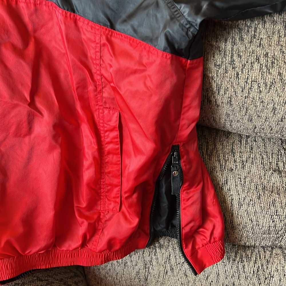Chicago Bulls Black and Red used vintage reversible Windbreaker - Picture 5 of 5